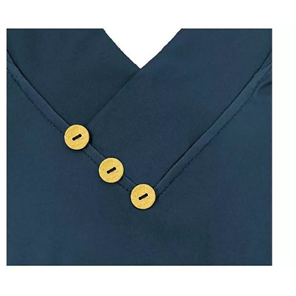 Hooded Long Sleeve Pullover Sweatshirt w/ Pockets - Picture 4 of 4